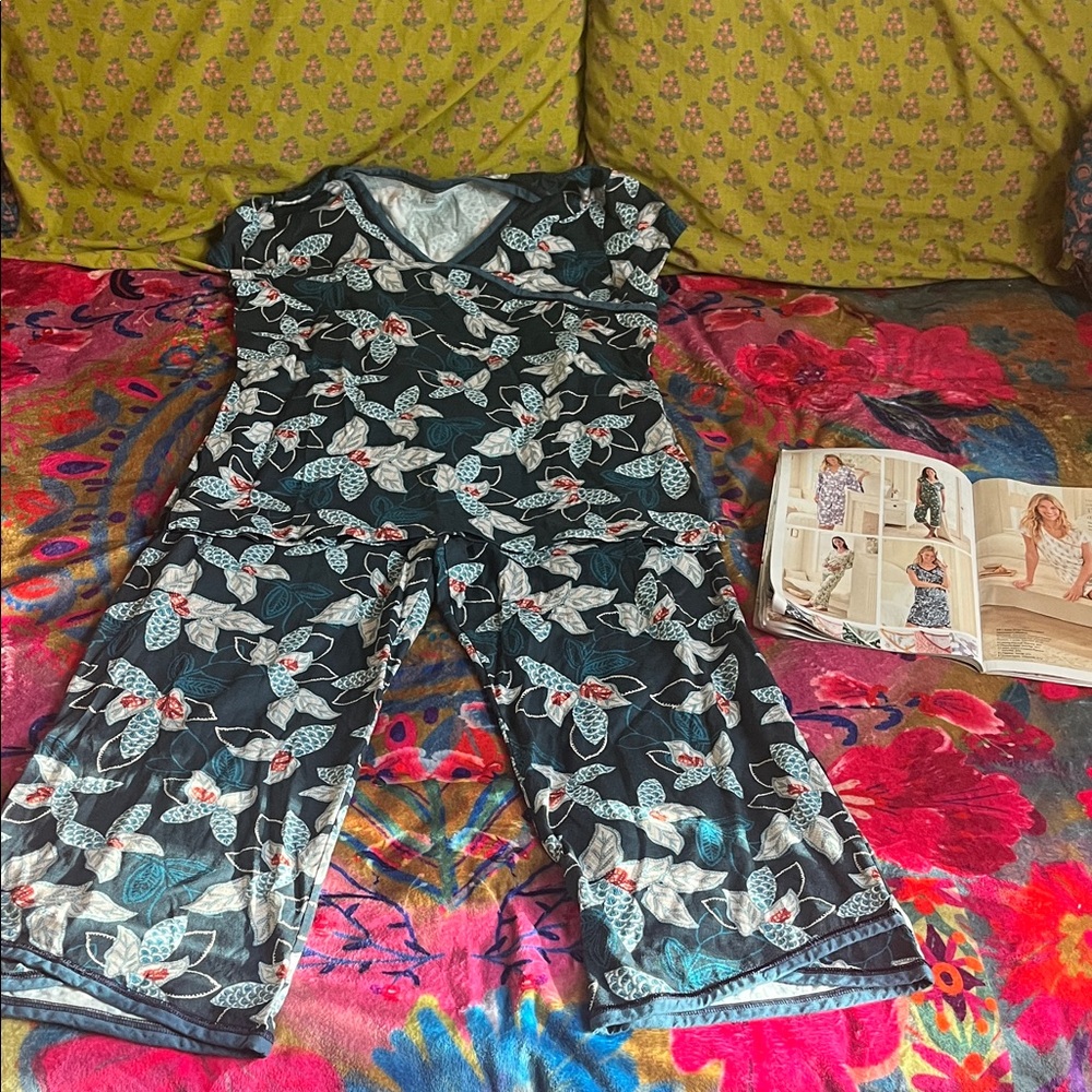 Garnet Hill Dark Blue Leaf Pattern Pajama Set NWOT